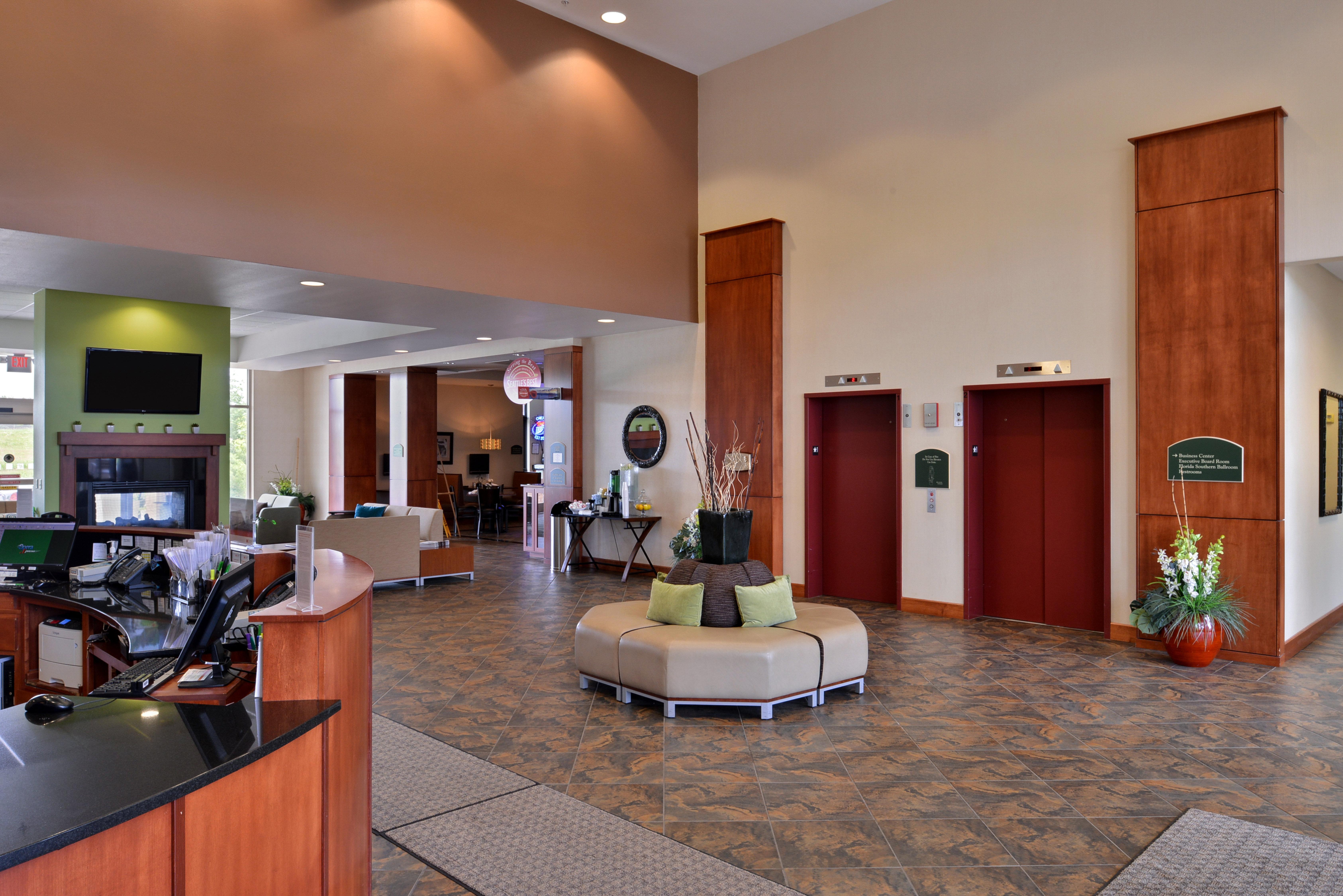 Holiday Inn Madison At The American Center, An Ihg Hotel Bagian luar foto